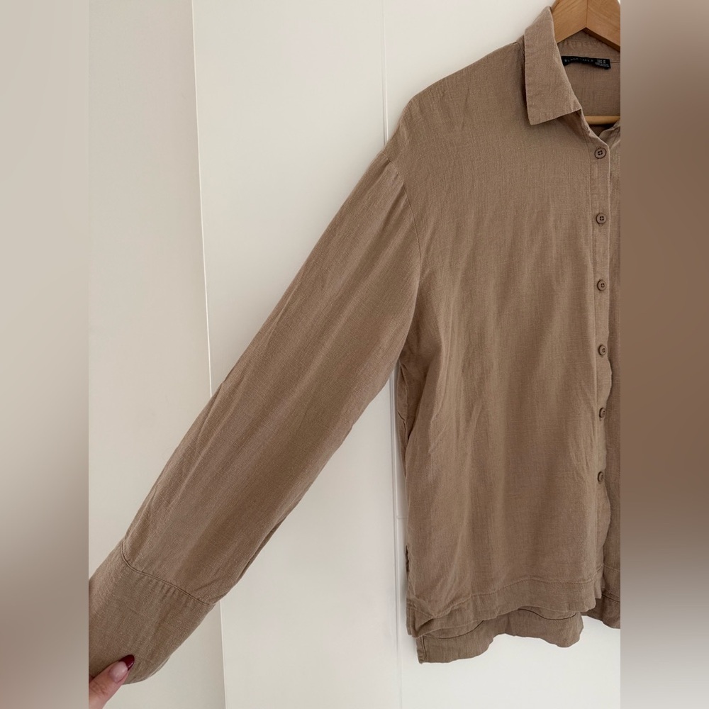 Black Tape Linen Blend Button Down Short, size medium. - Picture 4 of 8